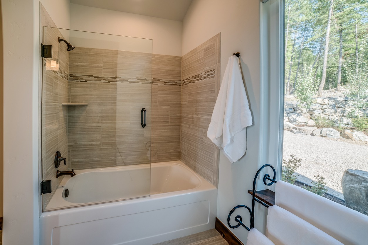 Shower & Tub Installation in Floris